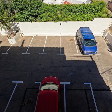 Hostal Jakiton Palma Nova  Bagian luar foto