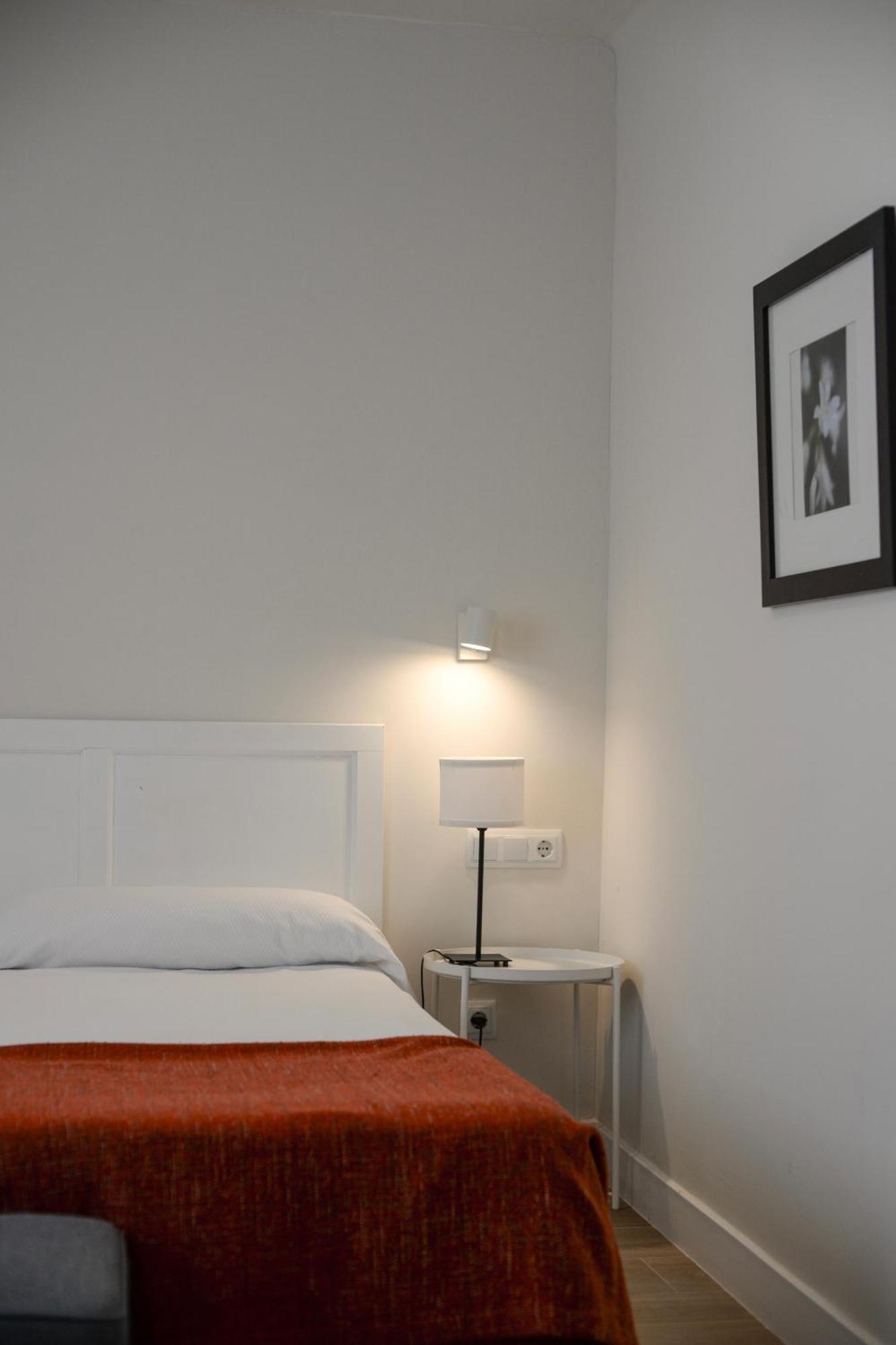 Hostal Jakiton Palma Nova  Bagian luar foto