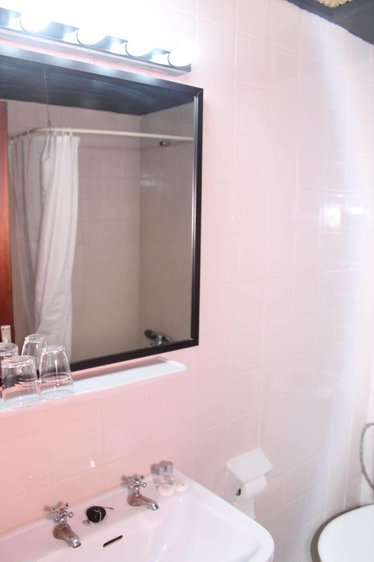 Hostal Jakiton Palma Nova  Bagian luar foto
