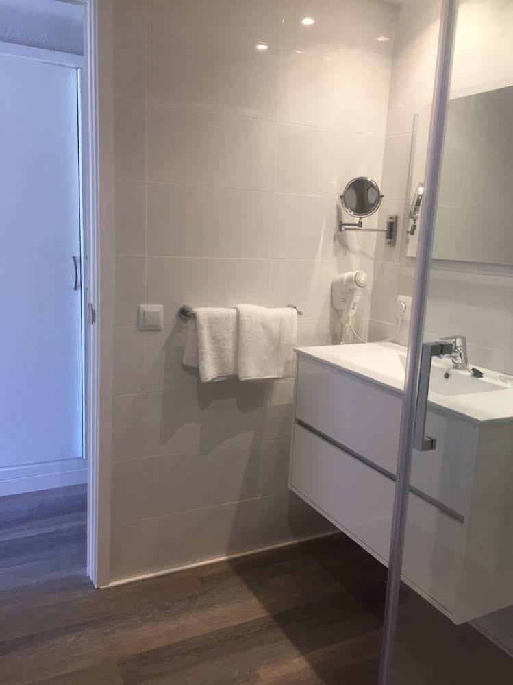 Hostal Jakiton Palma Nova  Bagian luar foto